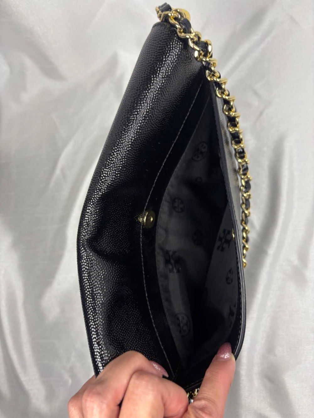Tory Burch Black Leather w Shine Print Shoulder Bag with Gold Chain - Picture 4 of 14
